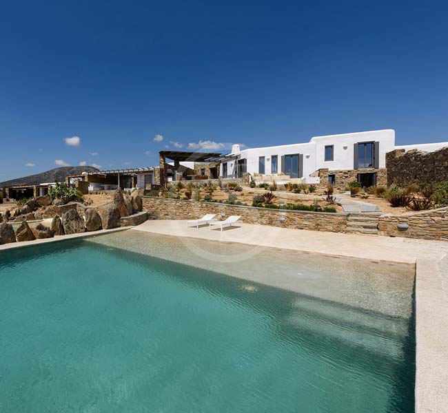 Luxury Villas in Paros