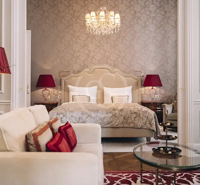 Worldwide Luxury Hotels Concierge